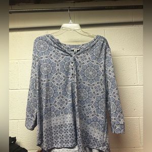 Quarter sleeve blouse